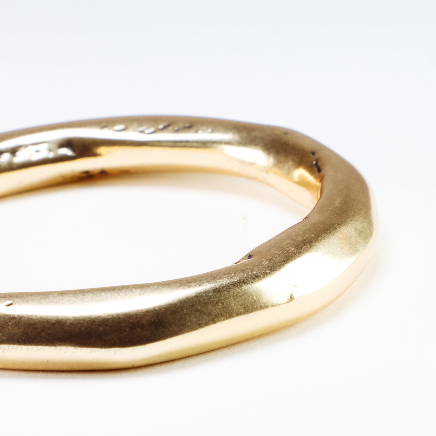 Organic Shaped Bangle Gold