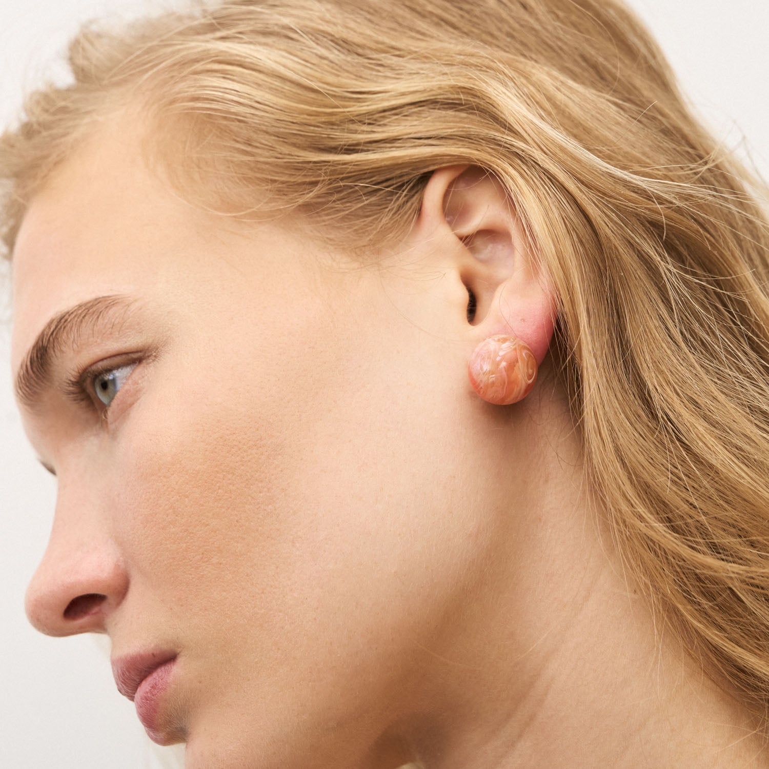 Small Dot Earring Peach Marble