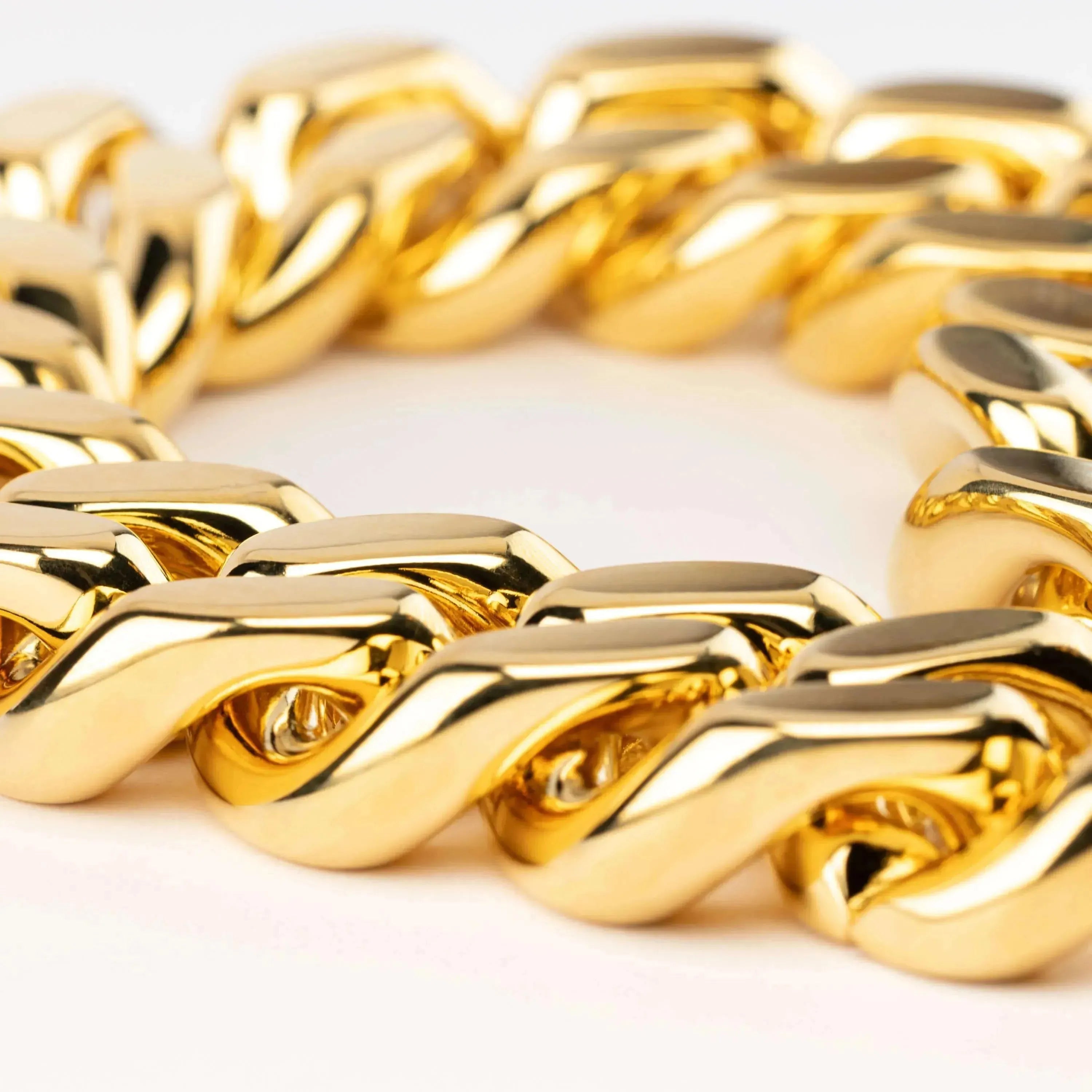 Flat gold link deals chain